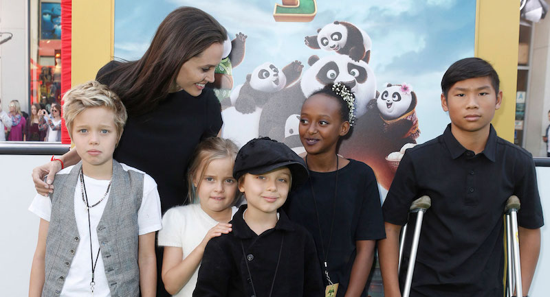 Анджелина Джоли с детьми на премьере