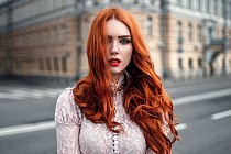 Красные и оранжевые оттенки волос – стоит ли и выбирать? (фото)