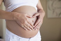 Уход за кожей во время беременности – какой косметики избегать (фото)